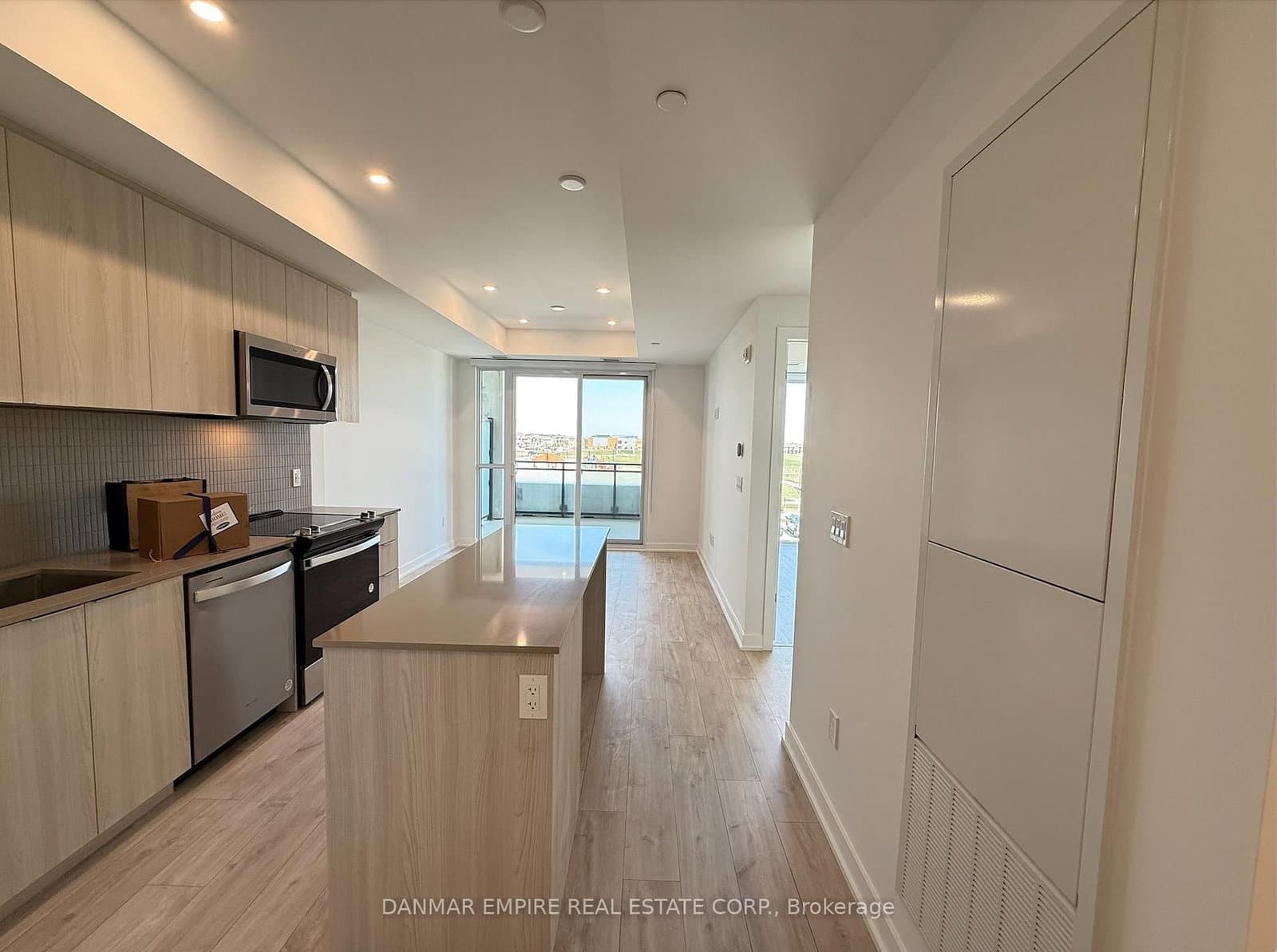 760 Whitlock Avenue, Unit 309 thumbnail 17