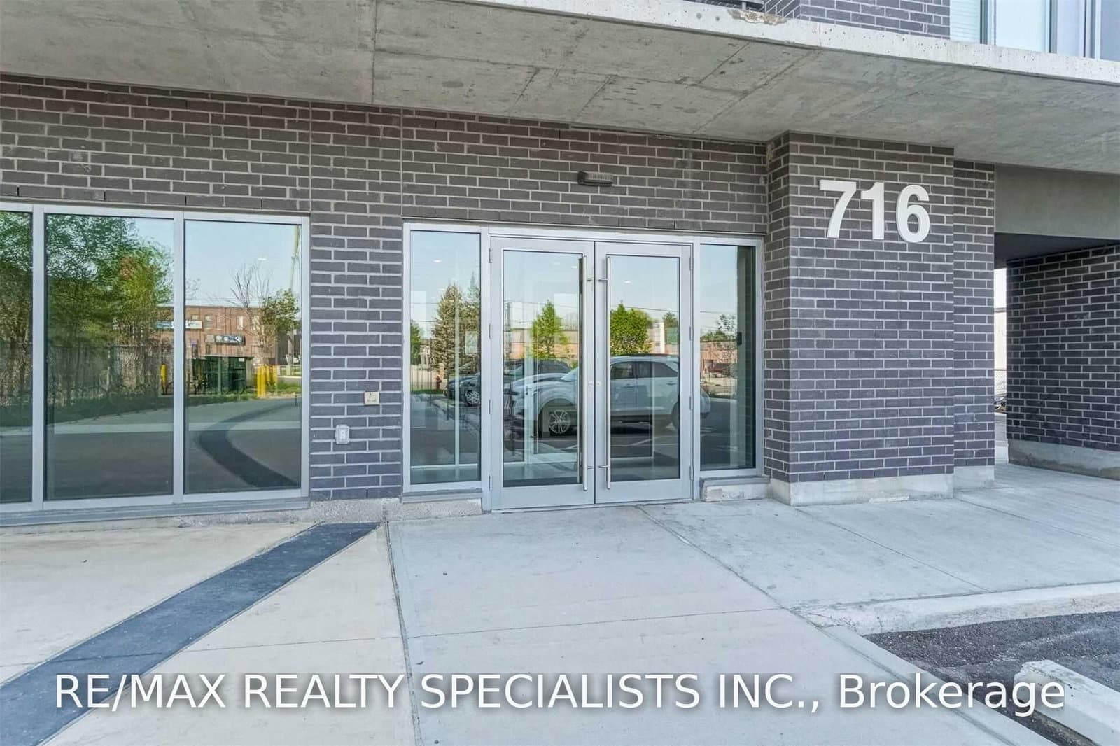 716 Main Street E, Unit 702 thumbnail 2