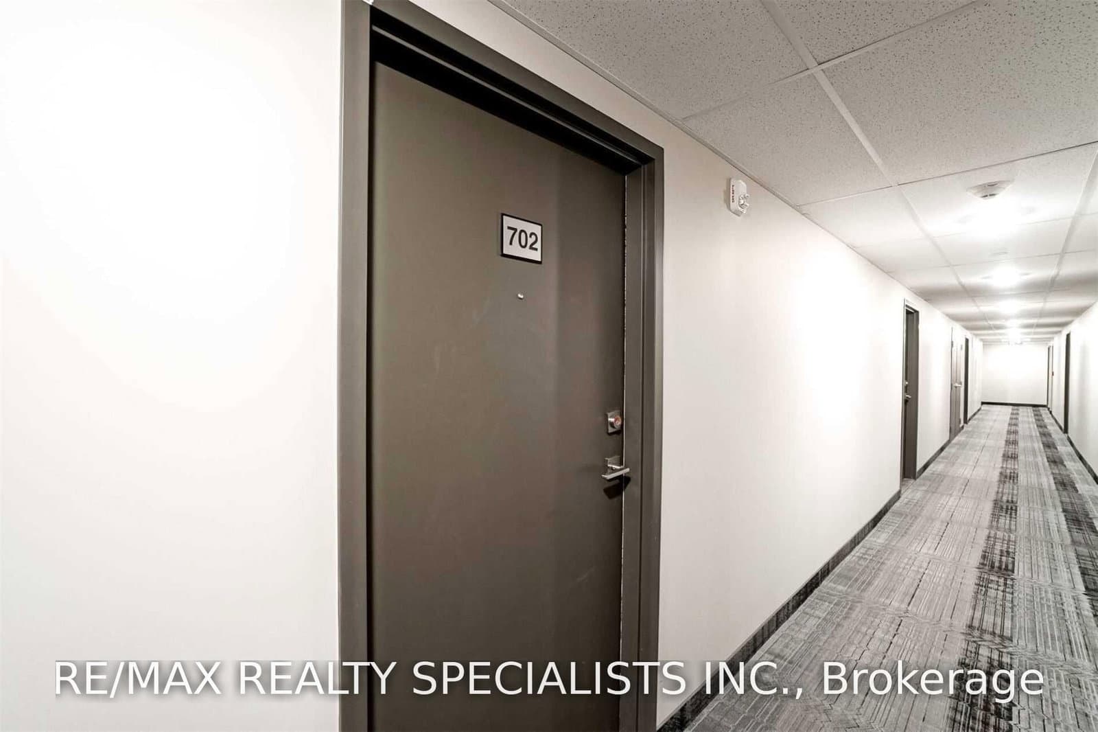 716 Main Street E, Unit 702 thumbnail 4