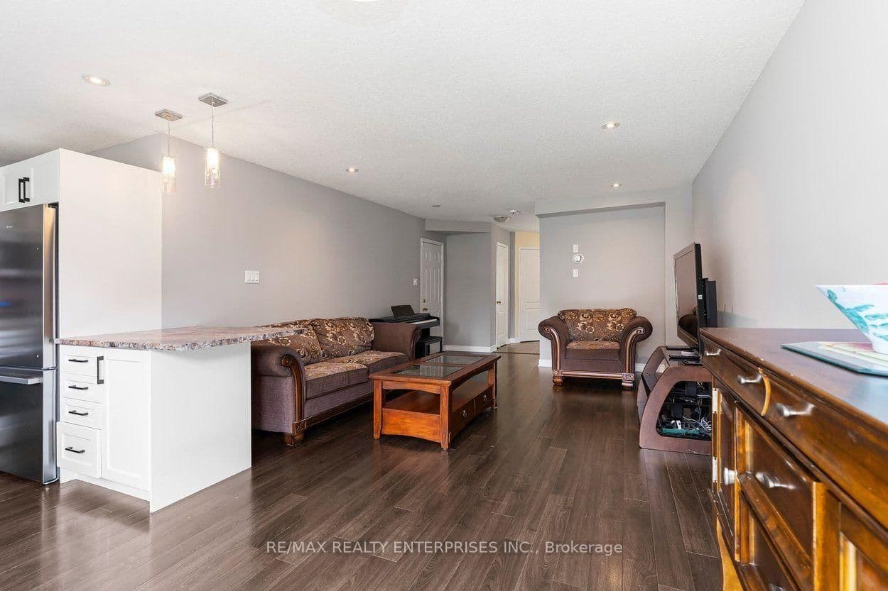 2248 Seton Crescent thumbnail 10