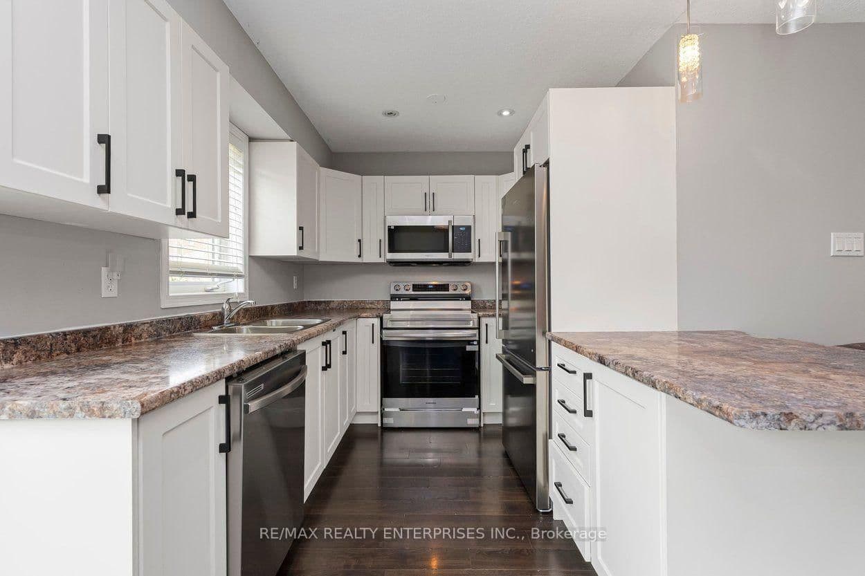 2248 Seton Crescent thumbnail 13