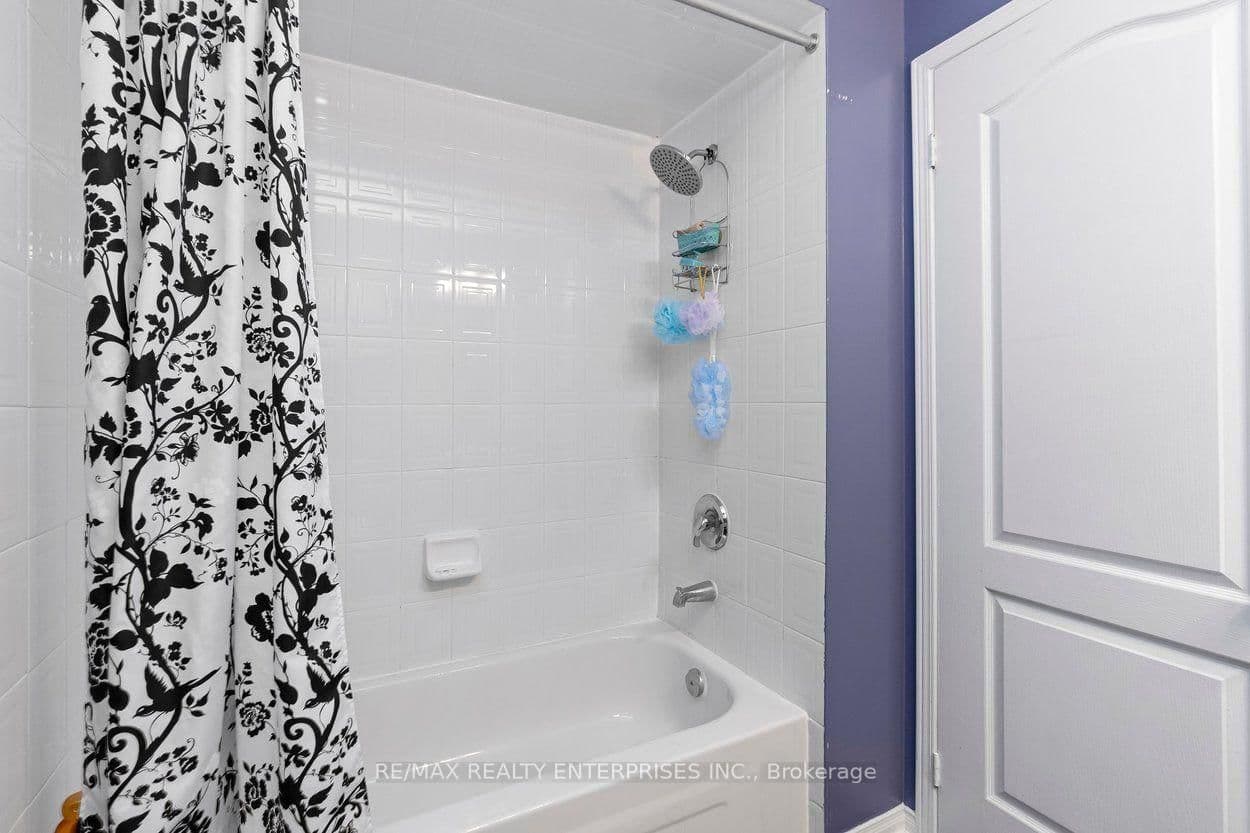 2248 Seton Crescent thumbnail 28