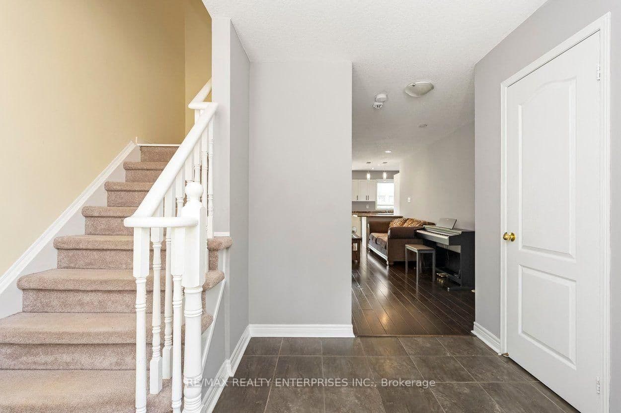 2248 Seton Crescent thumbnail 6