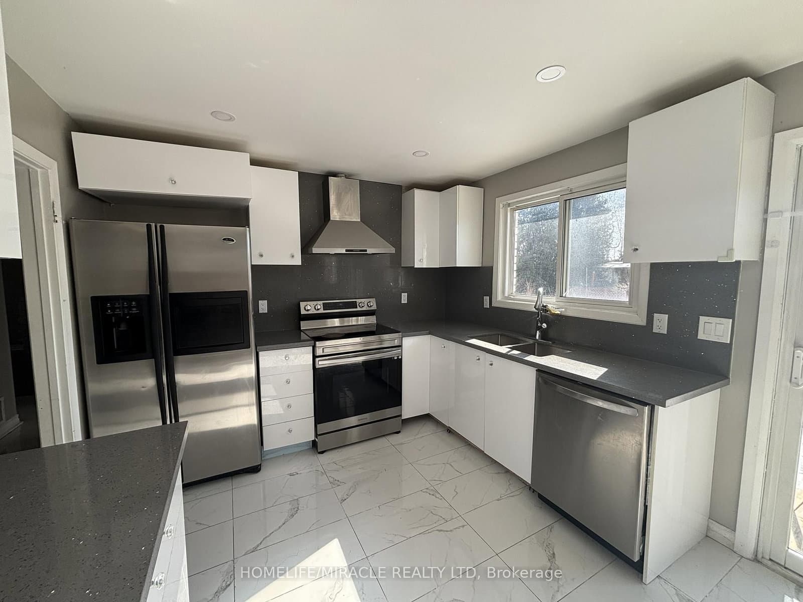 219 Mcmurchy Avenue, Unit Main thumbnail 8