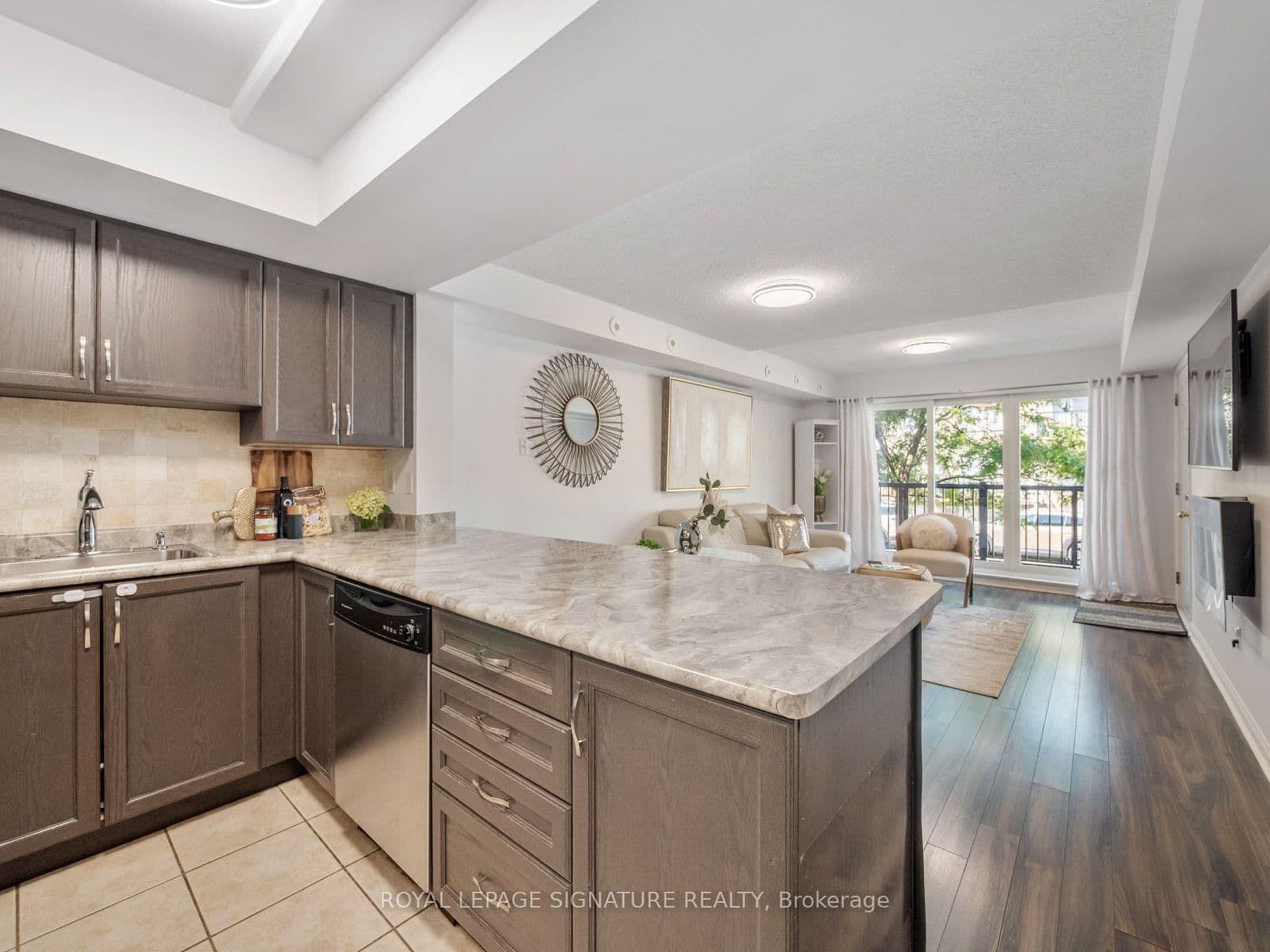 65 George Appleton Way, Unit 2067 thumbnail 18