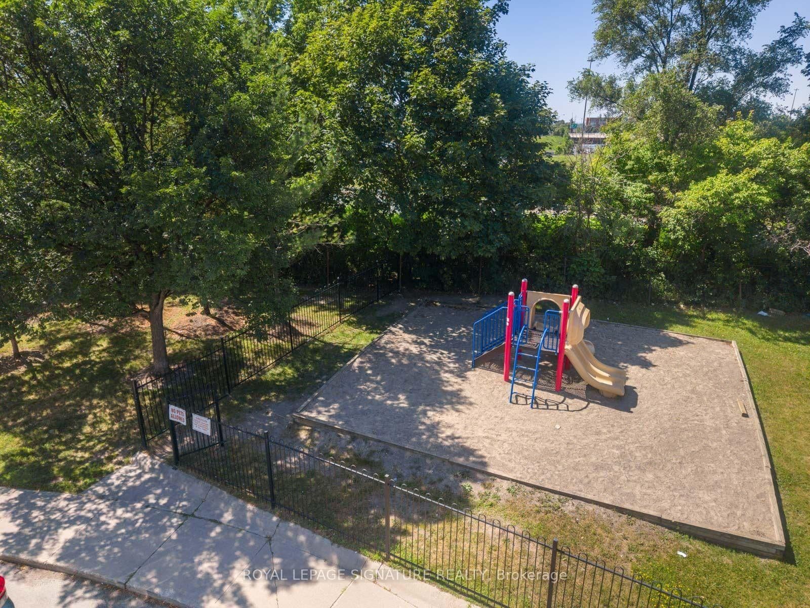 65 George Appleton Way, Unit 2067 thumbnail 44