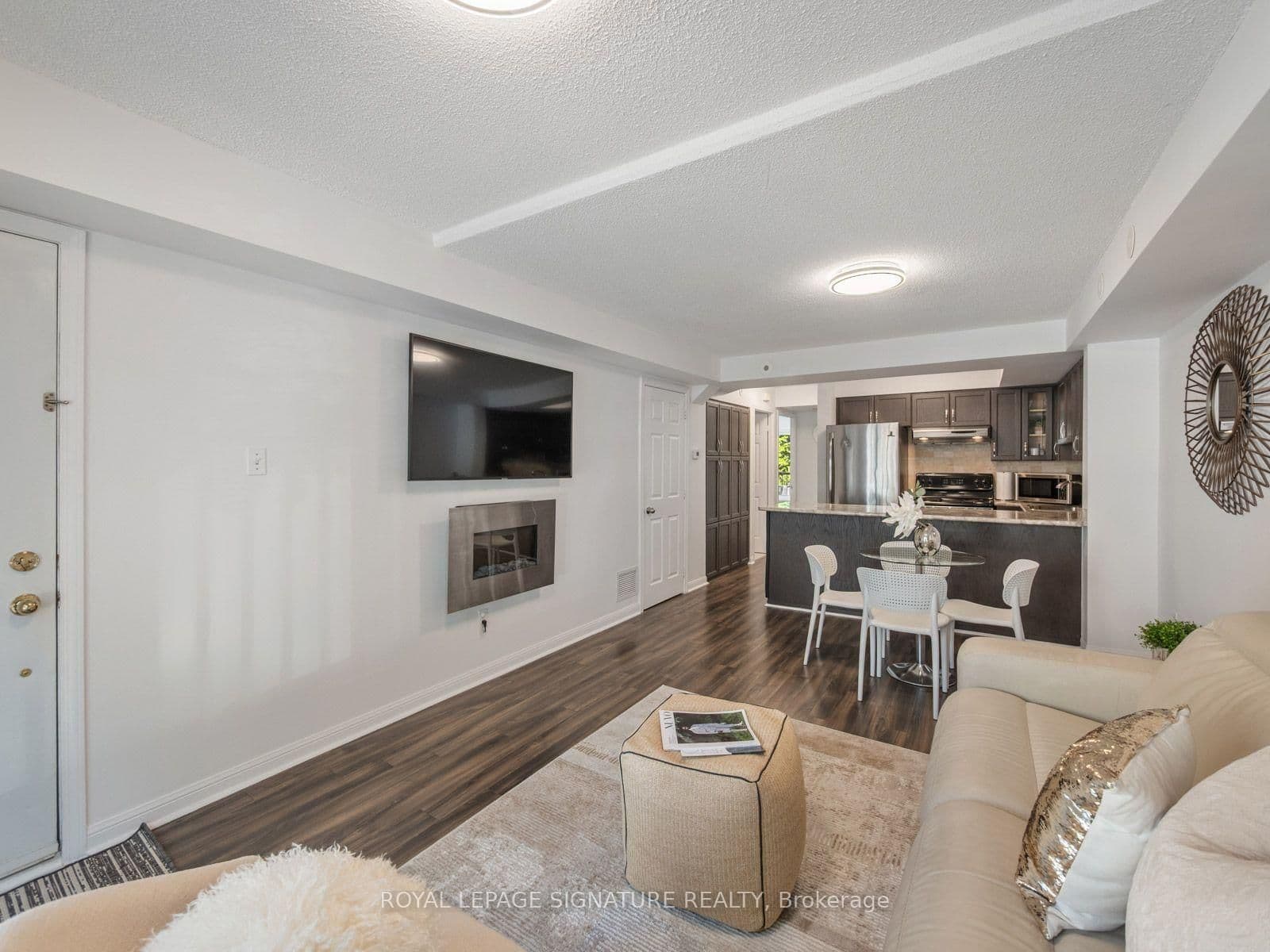 65 George Appleton Way, Unit 2067 thumbnail 8
