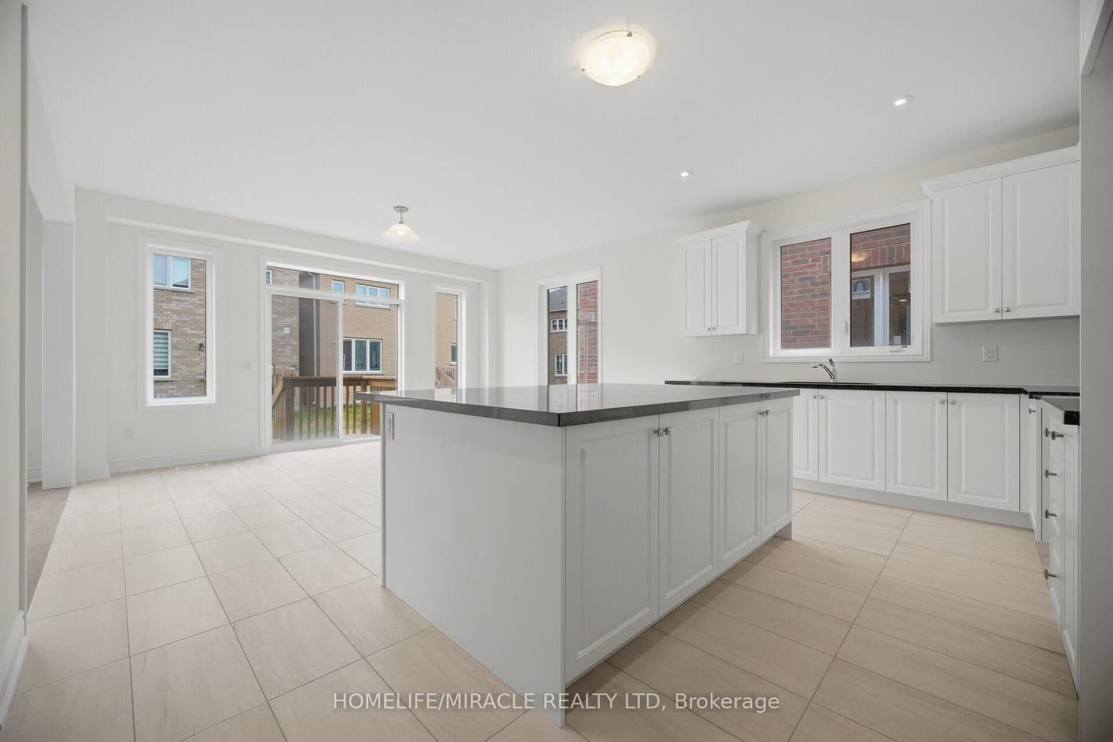 46 Stratford Drive thumbnail 11