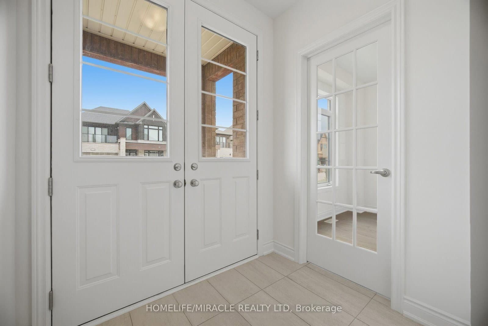 46 Stratford Drive thumbnail 2