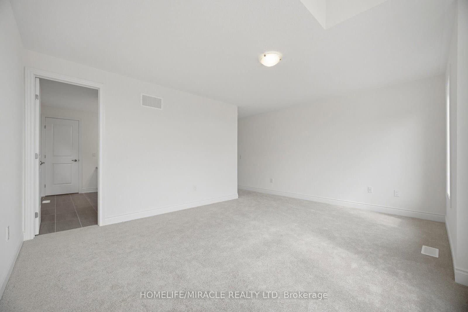 46 Stratford Drive thumbnail 35