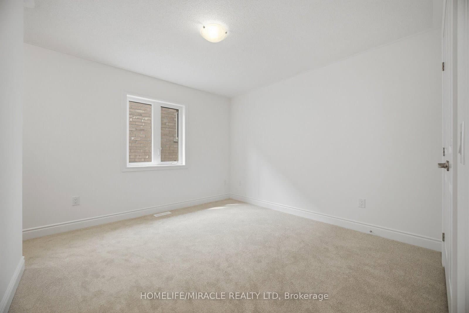 46 Stratford Drive thumbnail 40