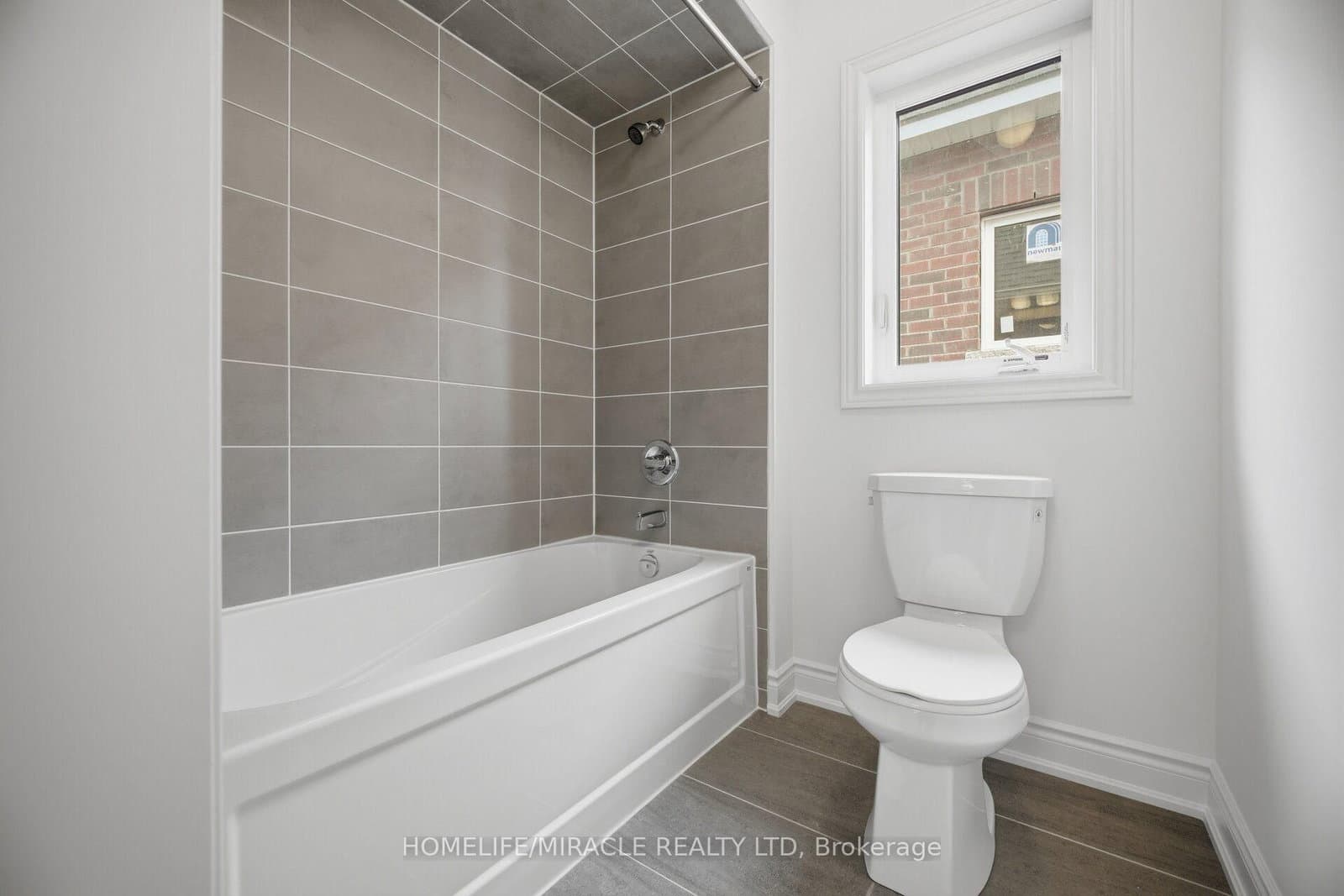 46 Stratford Drive thumbnail 44