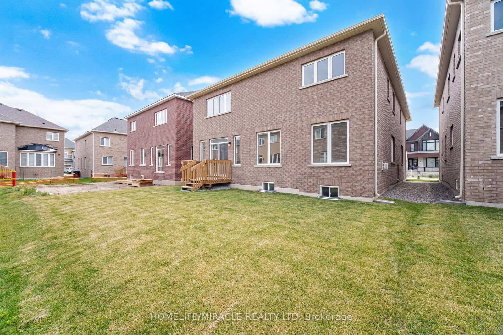 46 Stratford Drive thumbnail 50