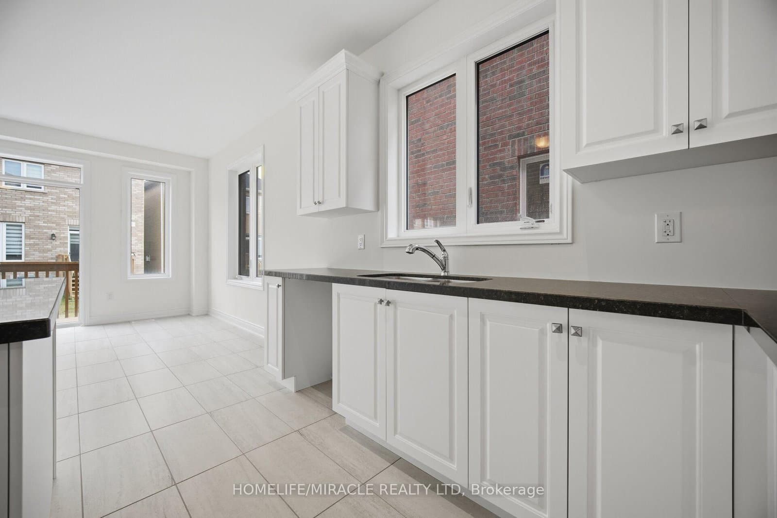 46 Stratford Drive thumbnail 8