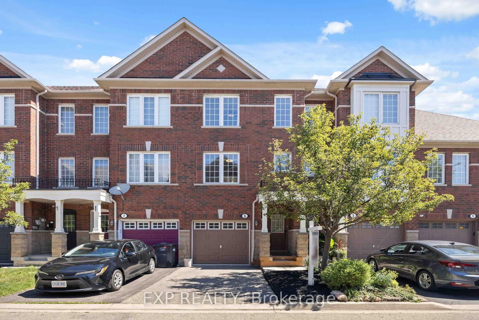 5 Garden Park Lane - Image 1