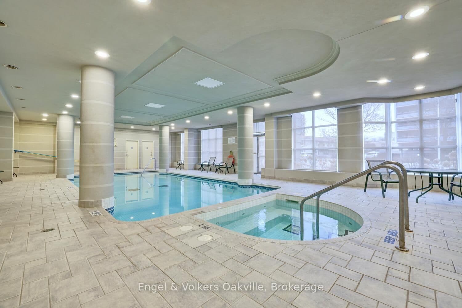 442 Maple Avenue, Unit 1402 thumbnail 11
