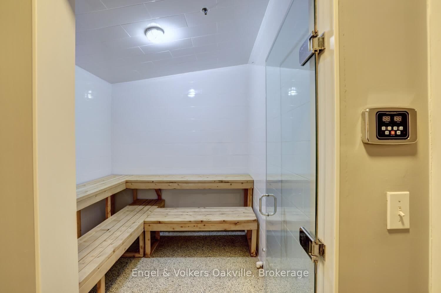 442 Maple Avenue, Unit 1402 thumbnail 12