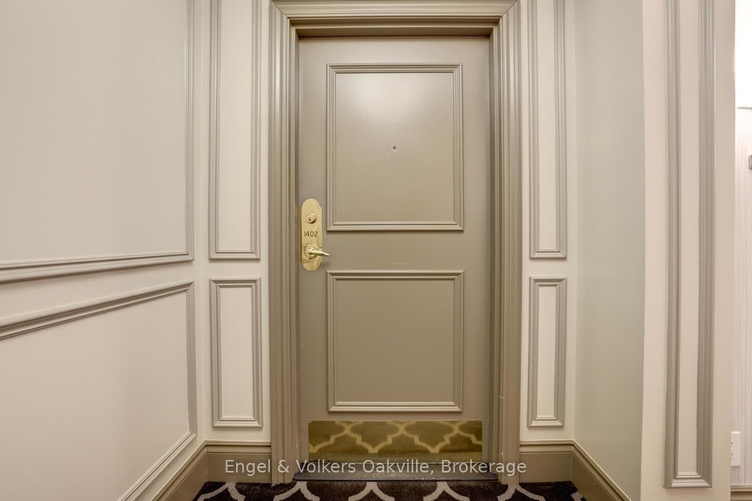 442 Maple Avenue, Unit 1402 thumbnail 15