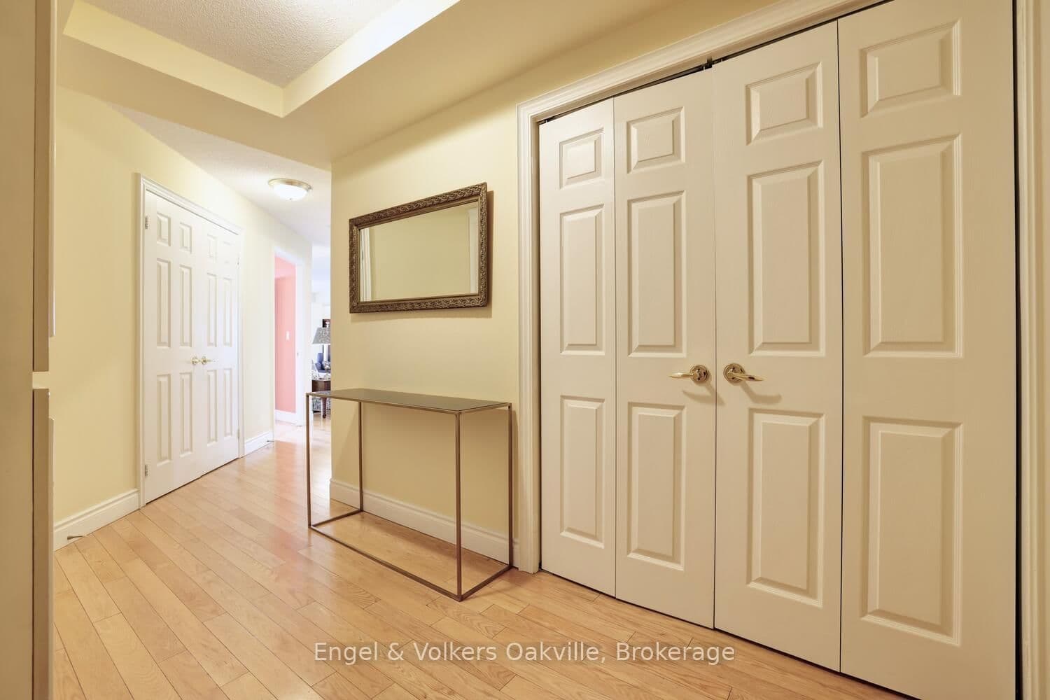 442 Maple Avenue, Unit 1402 thumbnail 16