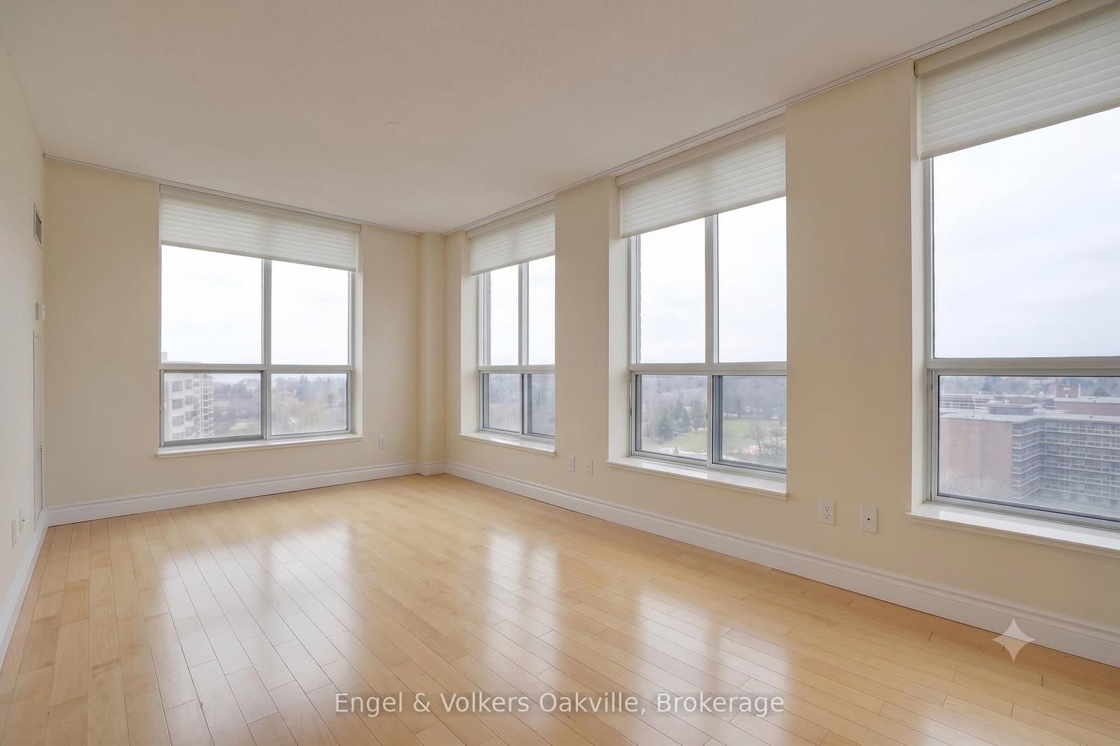442 Maple Avenue, Unit 1402 thumbnail 26