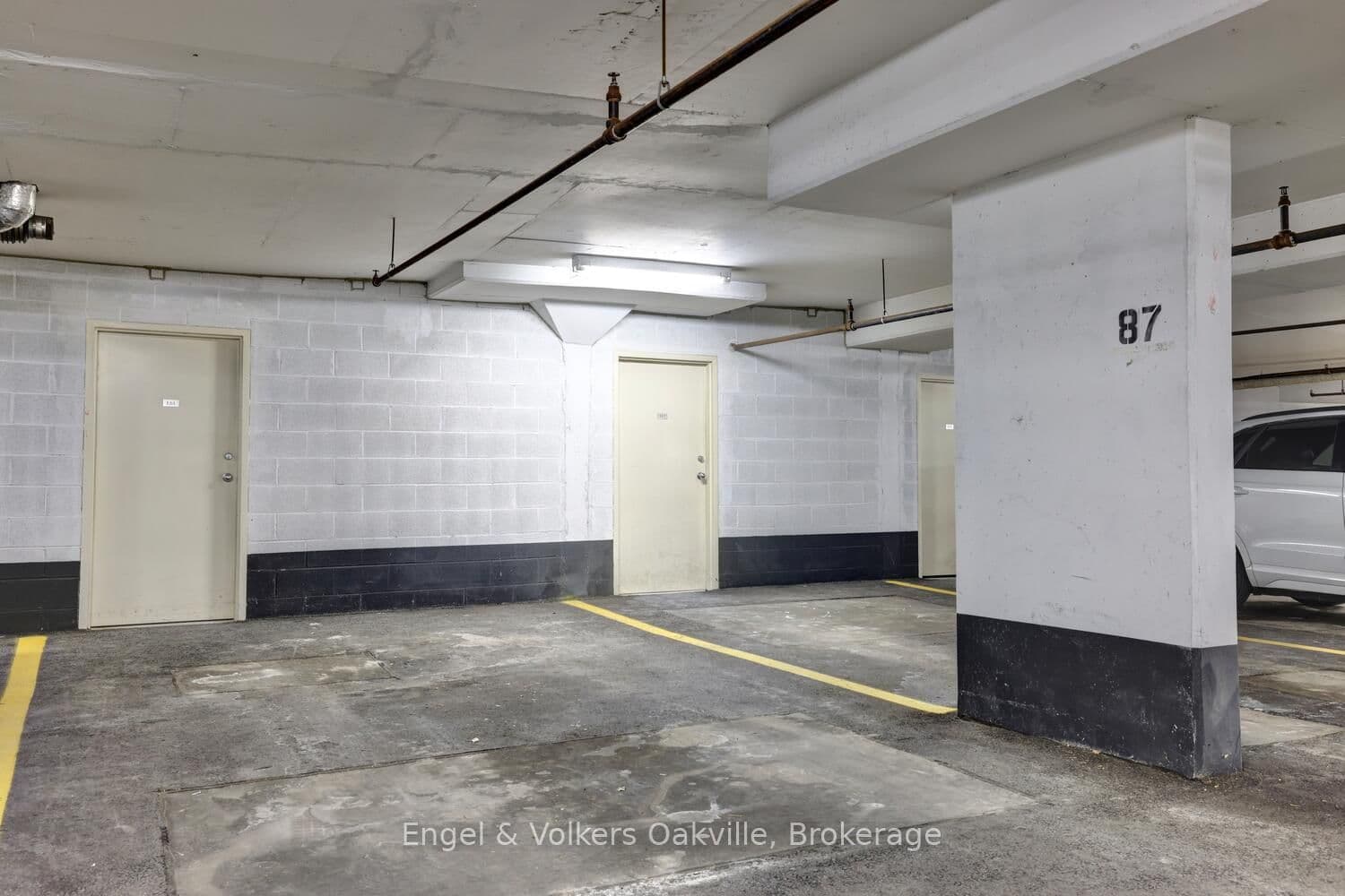 442 Maple Avenue, Unit 1402 thumbnail 40