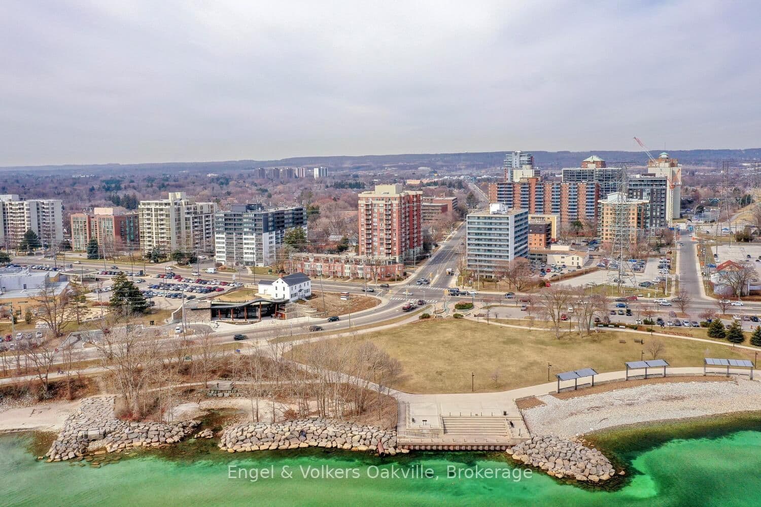 442 Maple Avenue, Unit 1402 thumbnail 42