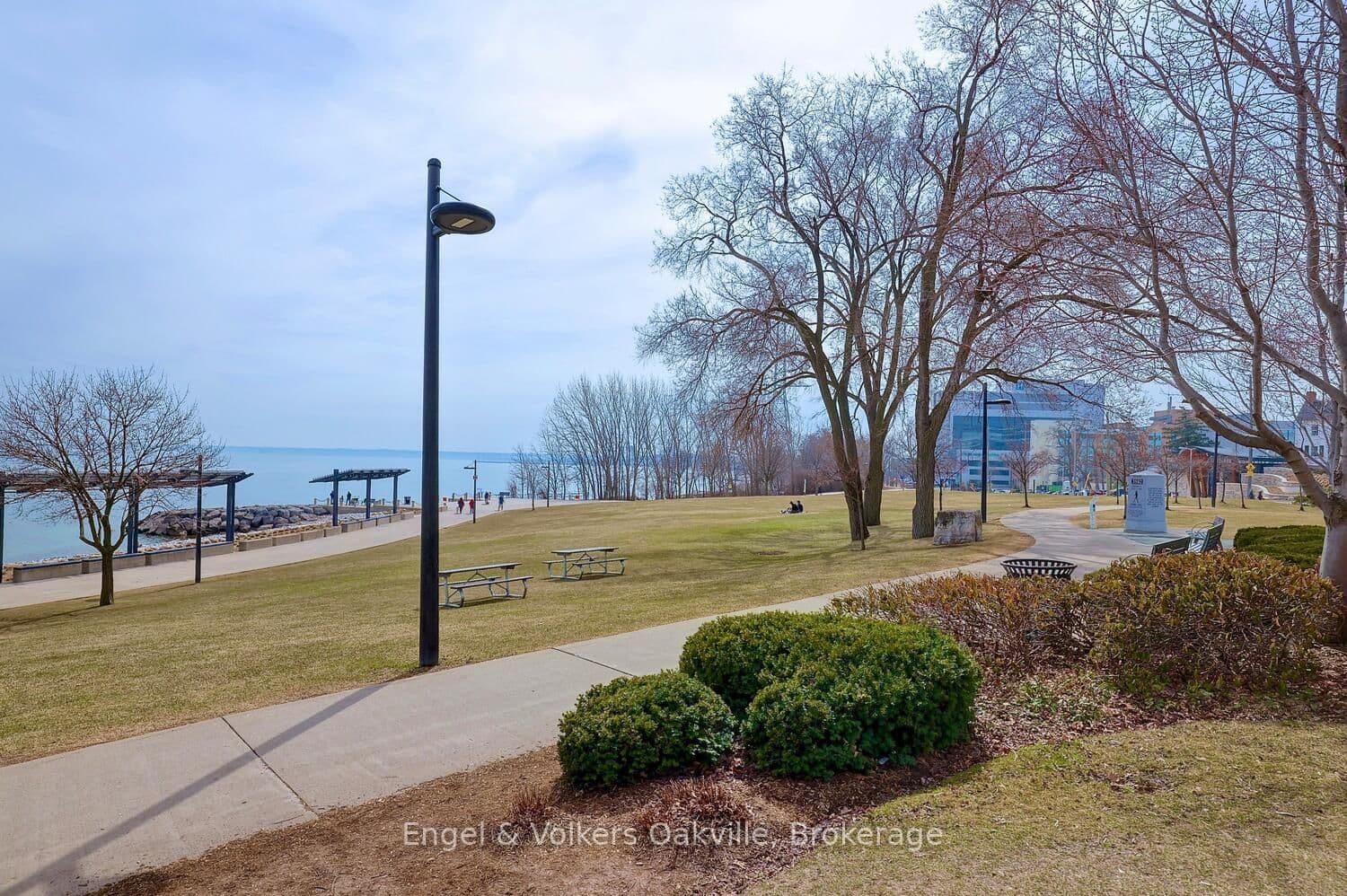 442 Maple Avenue, Unit 1402 thumbnail 43