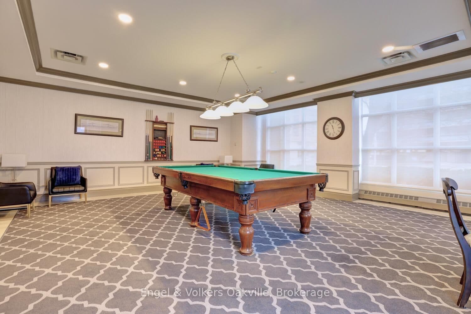 442 Maple Avenue, Unit 1402 thumbnail 9