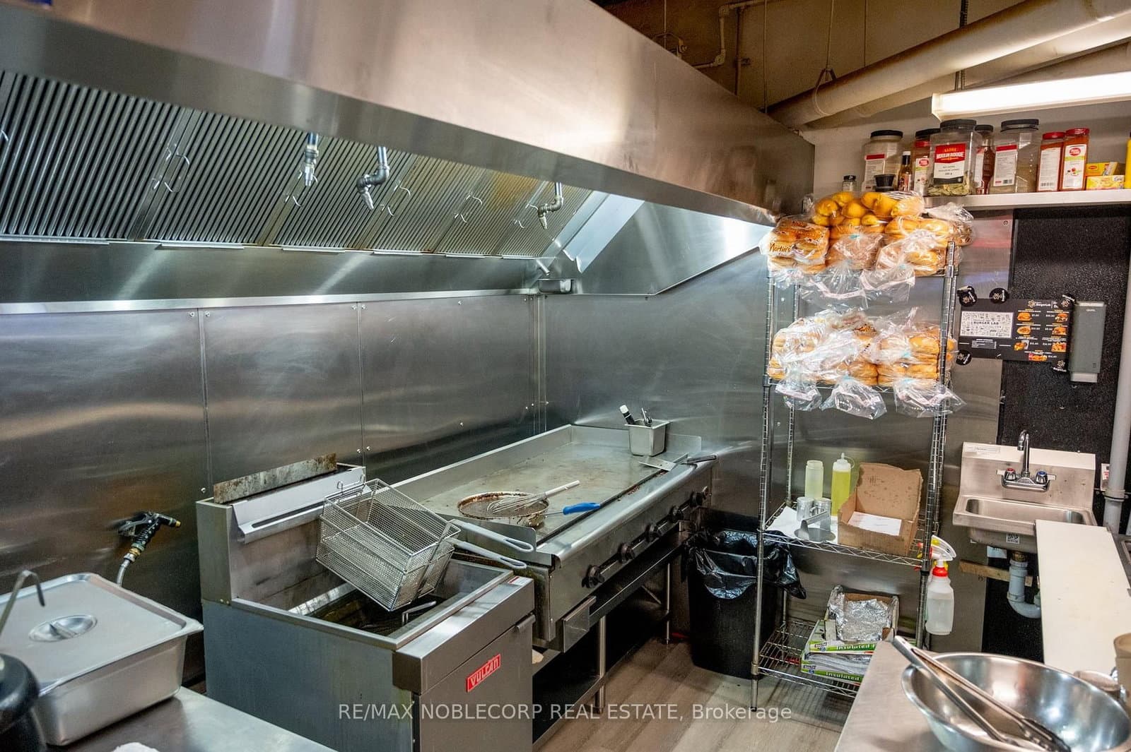 1205 Queen Street W thumbnail 19
