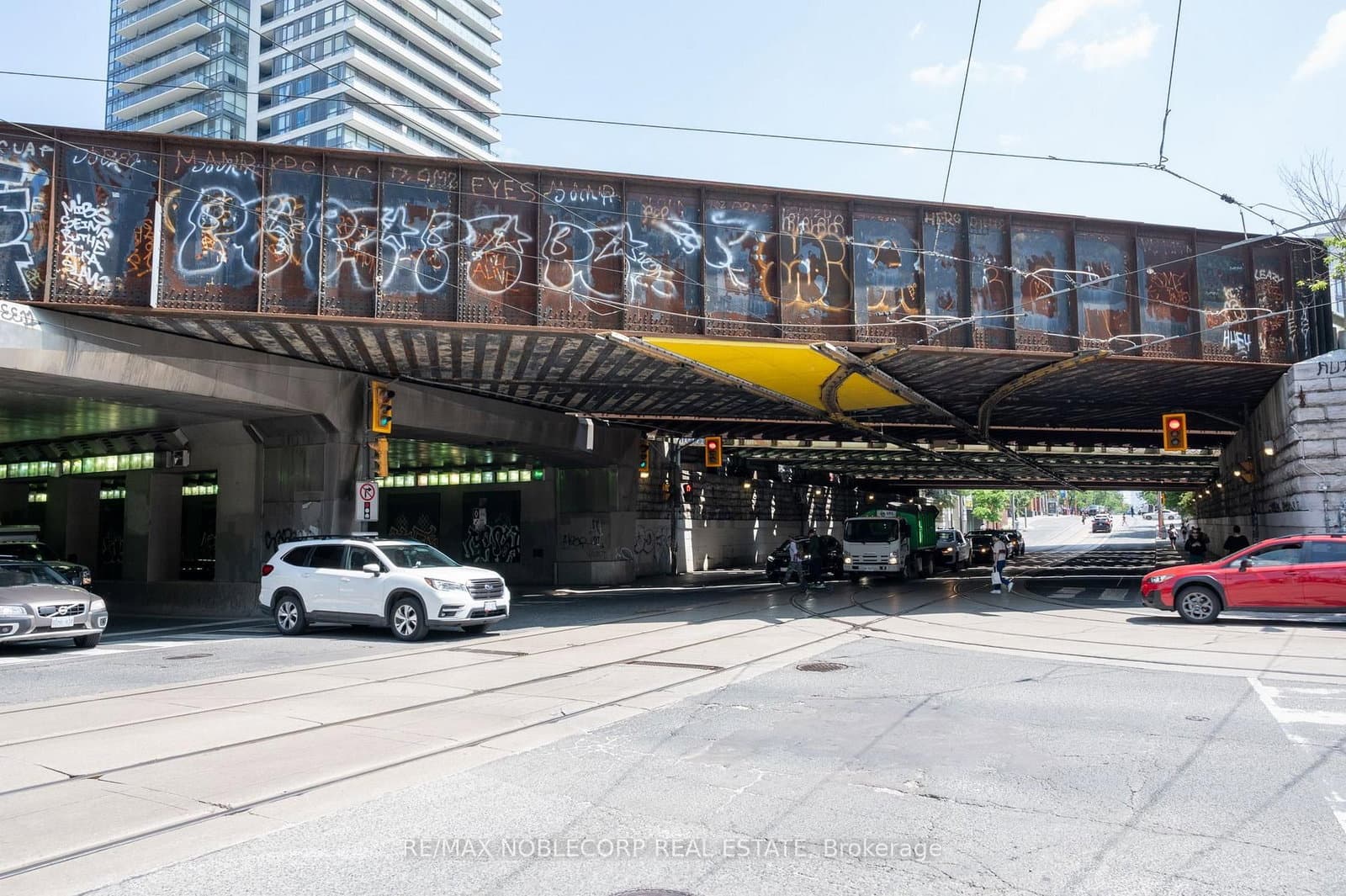 1205 Queen Street W thumbnail 45