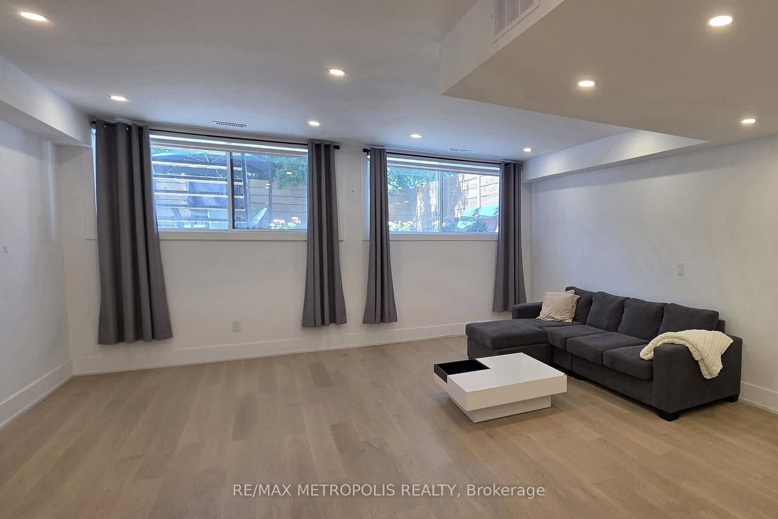 1218A Islington Avenue, Unit Basement thumbnail 3