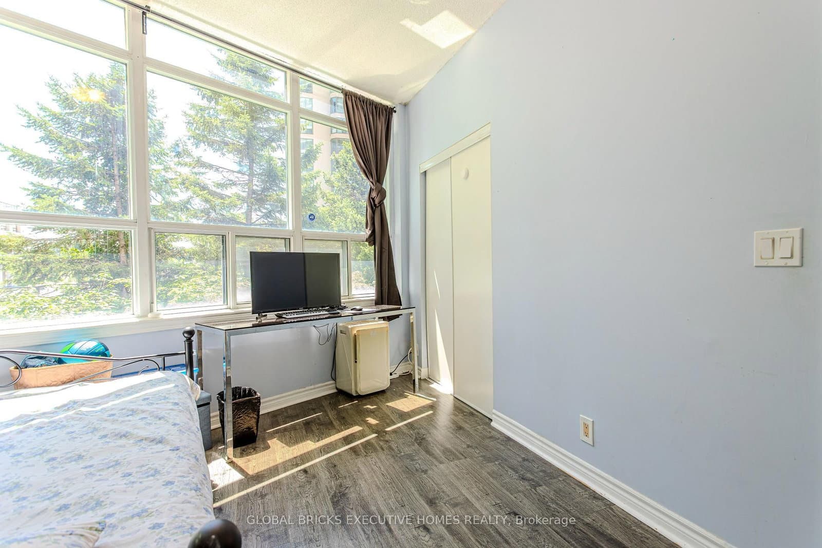 33 Elm Drive W thumbnail 12
