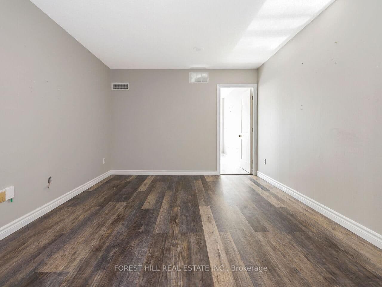 30 Malta Avenue, Unit 2004 thumbnail 9