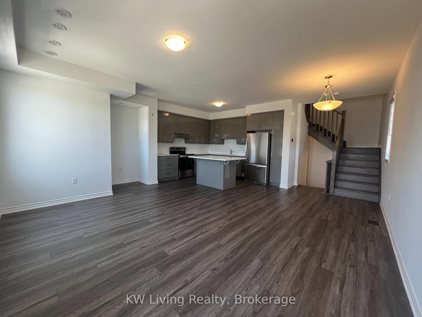 22 Elantra Drive thumbnail 5