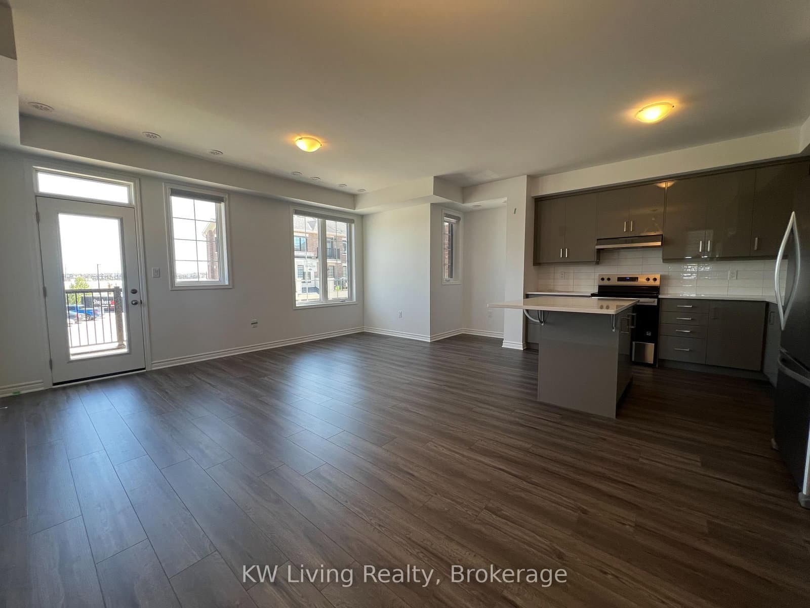 22 Elantra Drive thumbnail 6