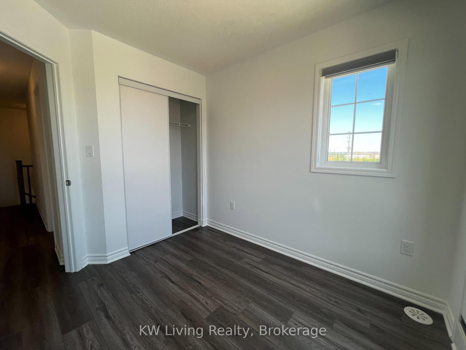22 Elantra Drive thumbnail 9