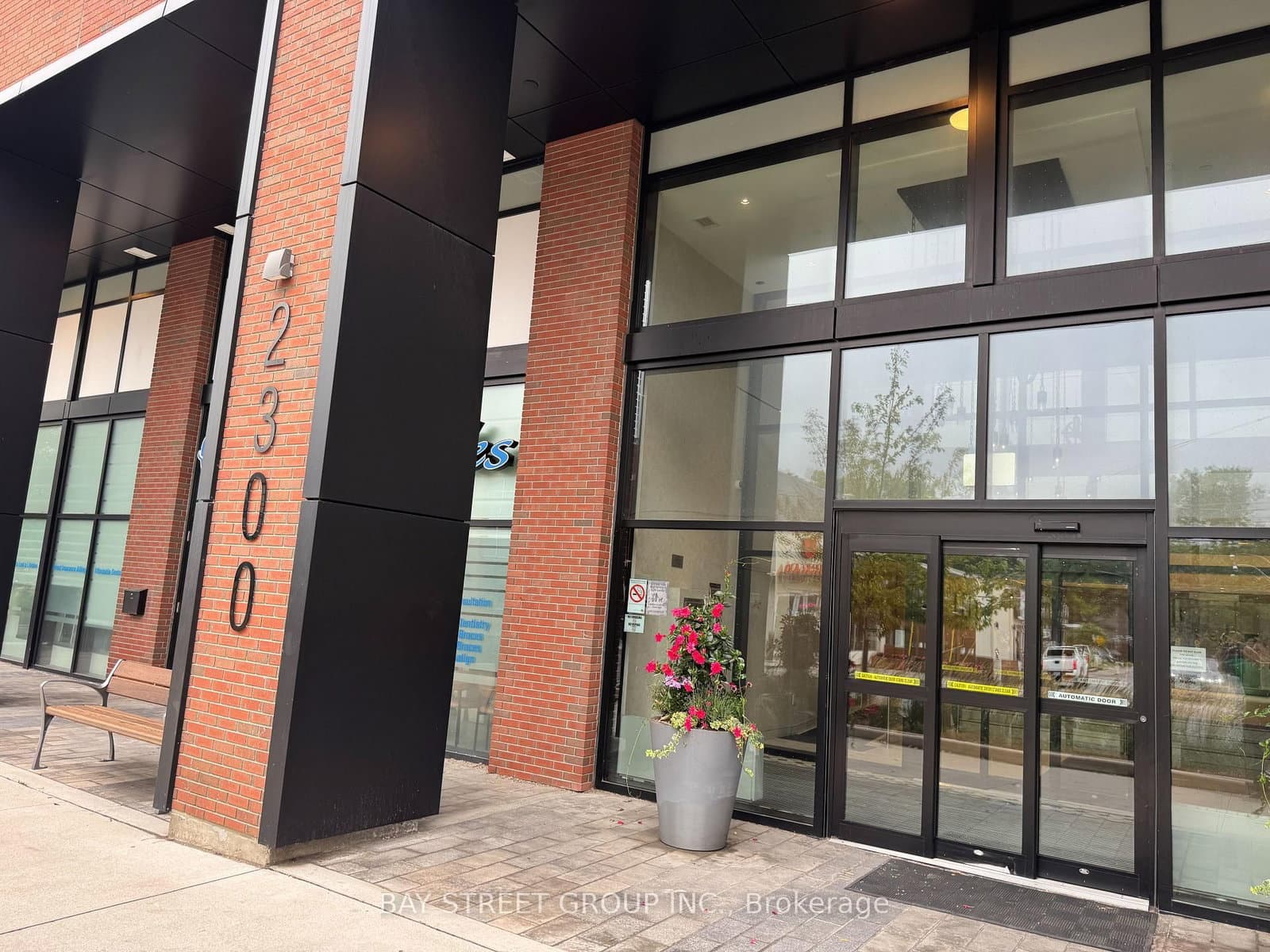 2300 St Clair Avenue W, Unit 515 thumbnail 2