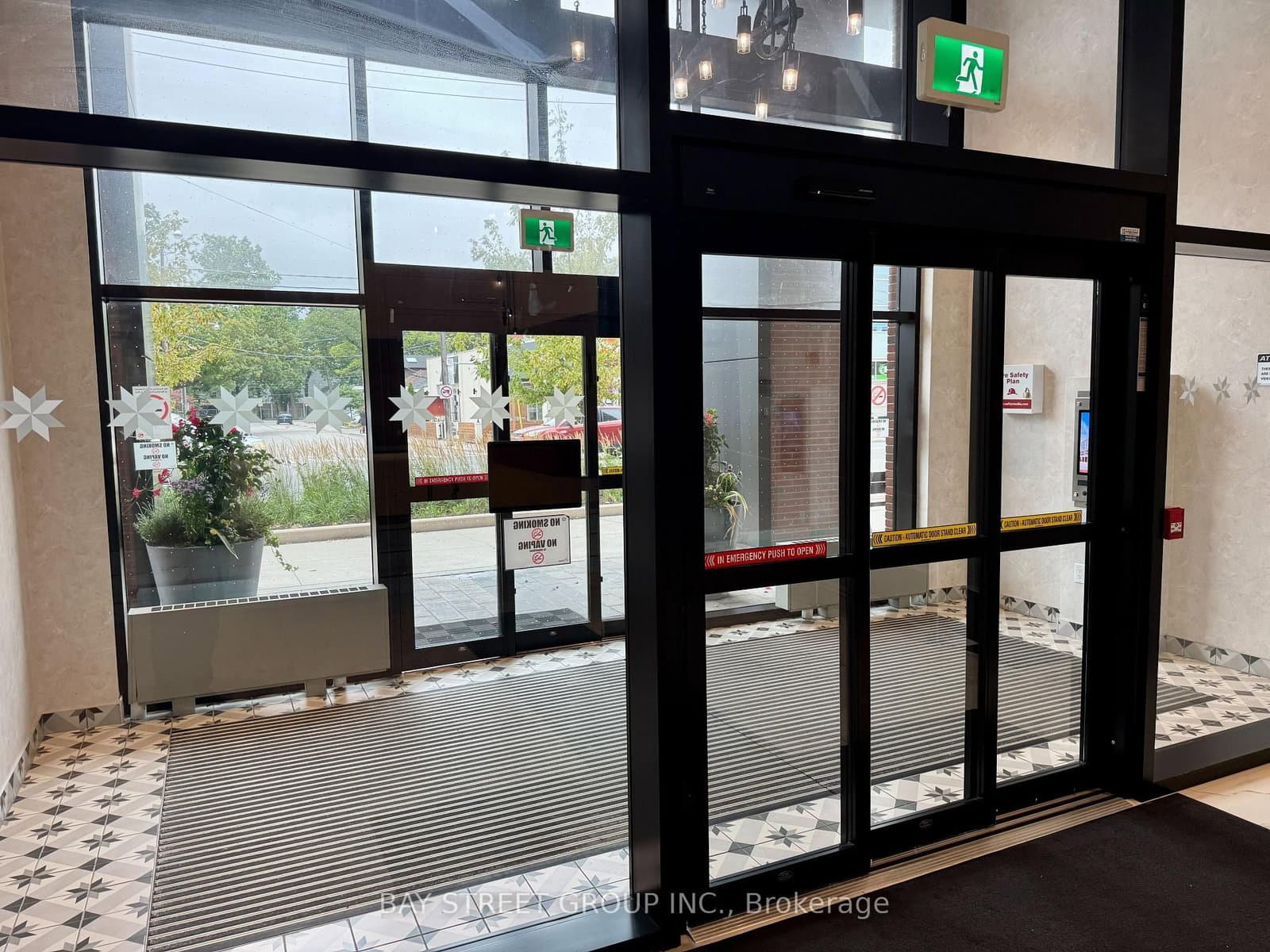 2300 St Clair Avenue W, Unit 515 thumbnail 3