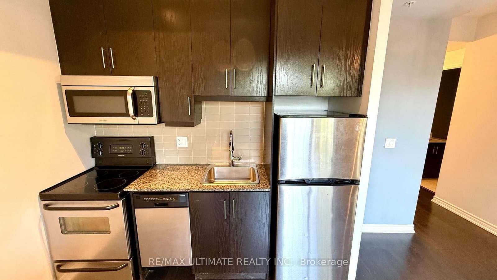 15 James Finlay Way, Unit 723 thumbnail 20