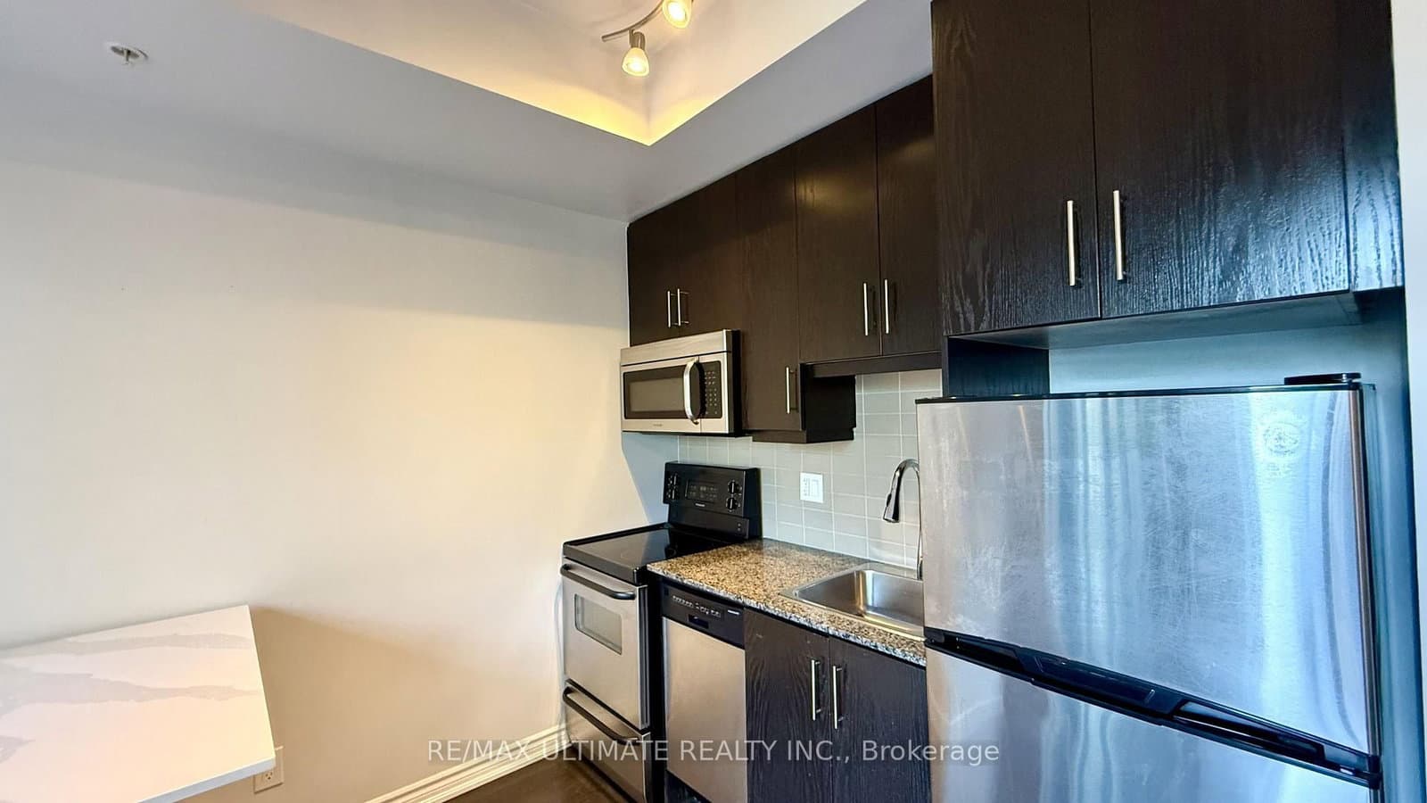 15 James Finlay Way, Unit 723 thumbnail 21