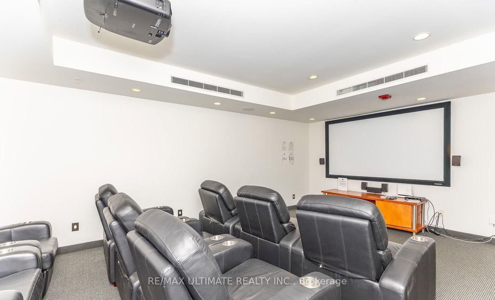 15 James Finlay Way, Unit 723 thumbnail 35