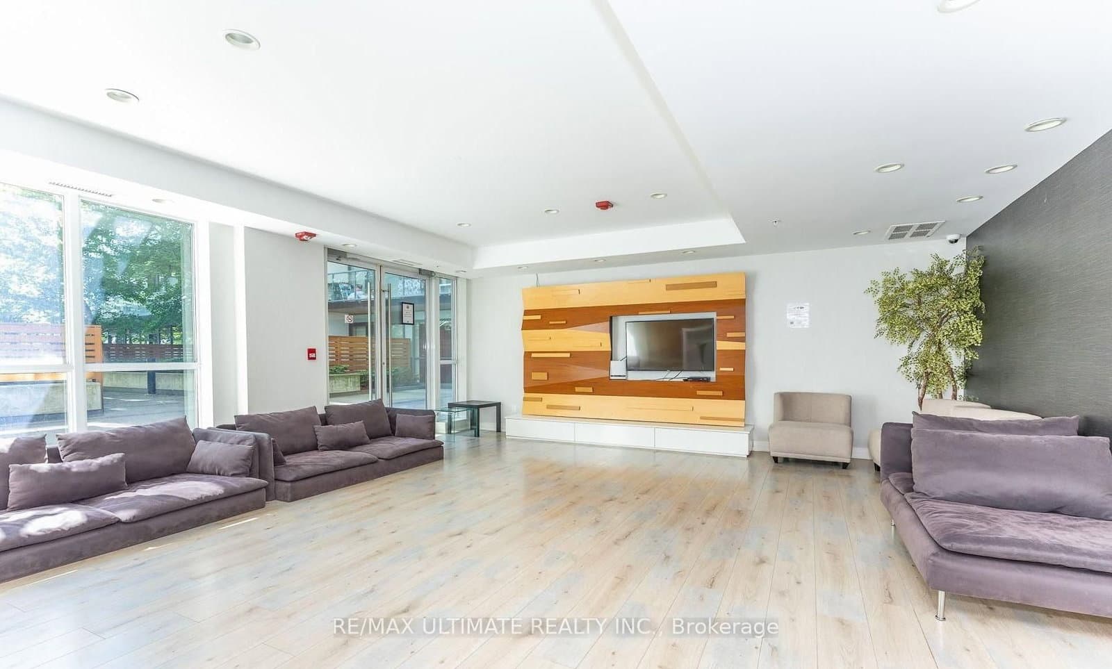 15 James Finlay Way, Unit 723 thumbnail 36