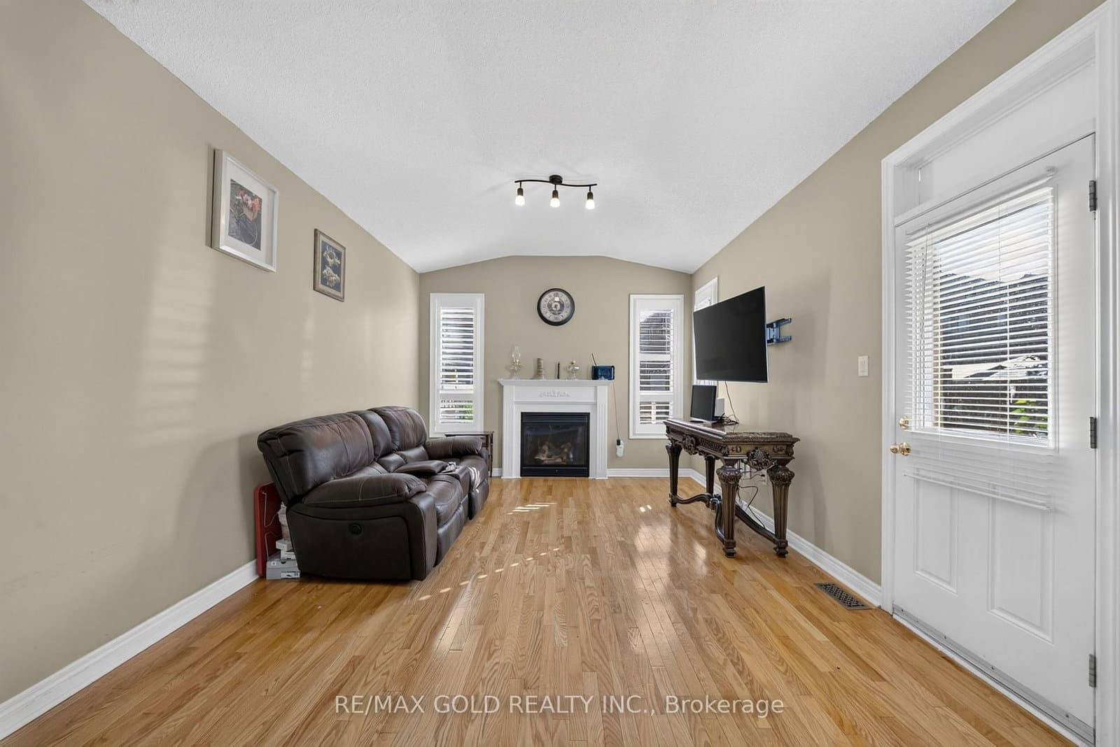 104 Everingham Circle thumbnail 12