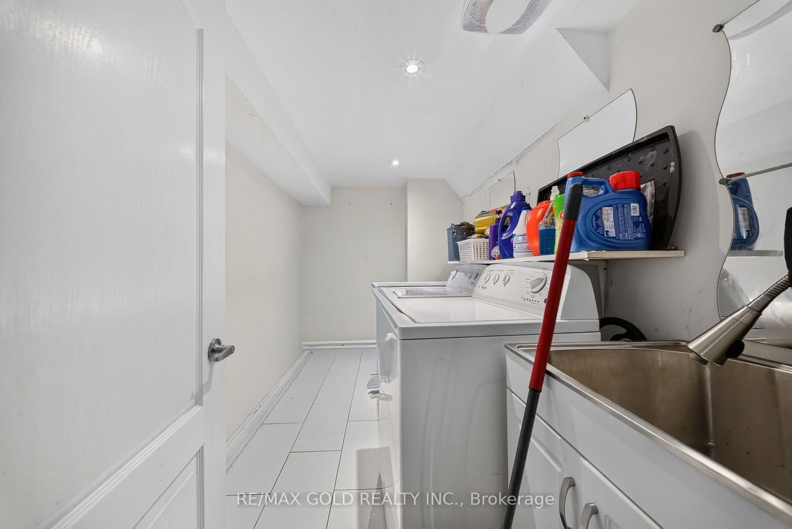 104 Everingham Circle thumbnail 40