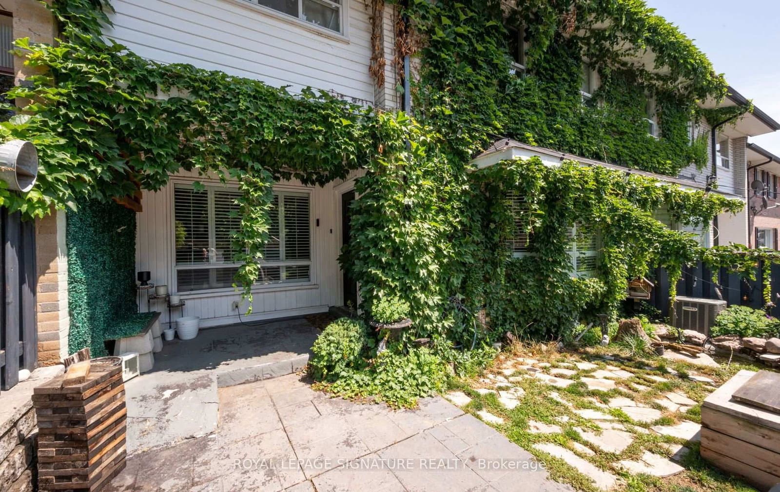 61 Ardglen Drive, Unit 9 thumbnail 3