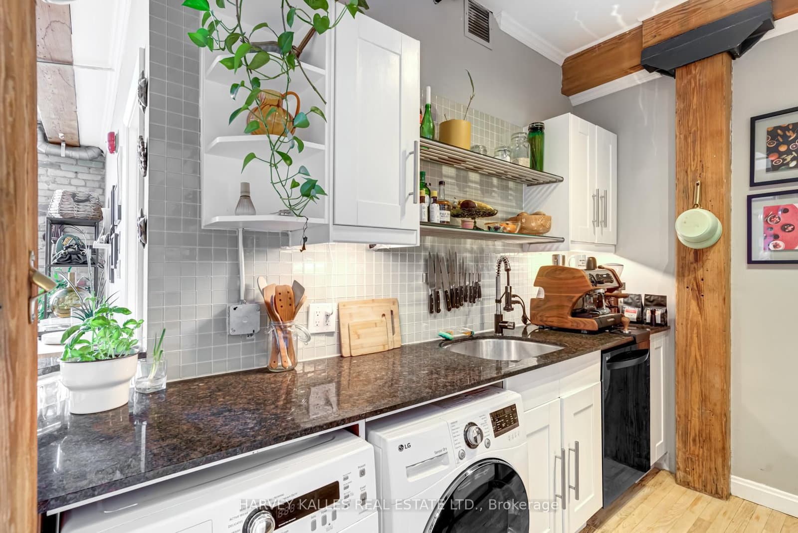 24 Noble Street, Unit 304 thumbnail 10