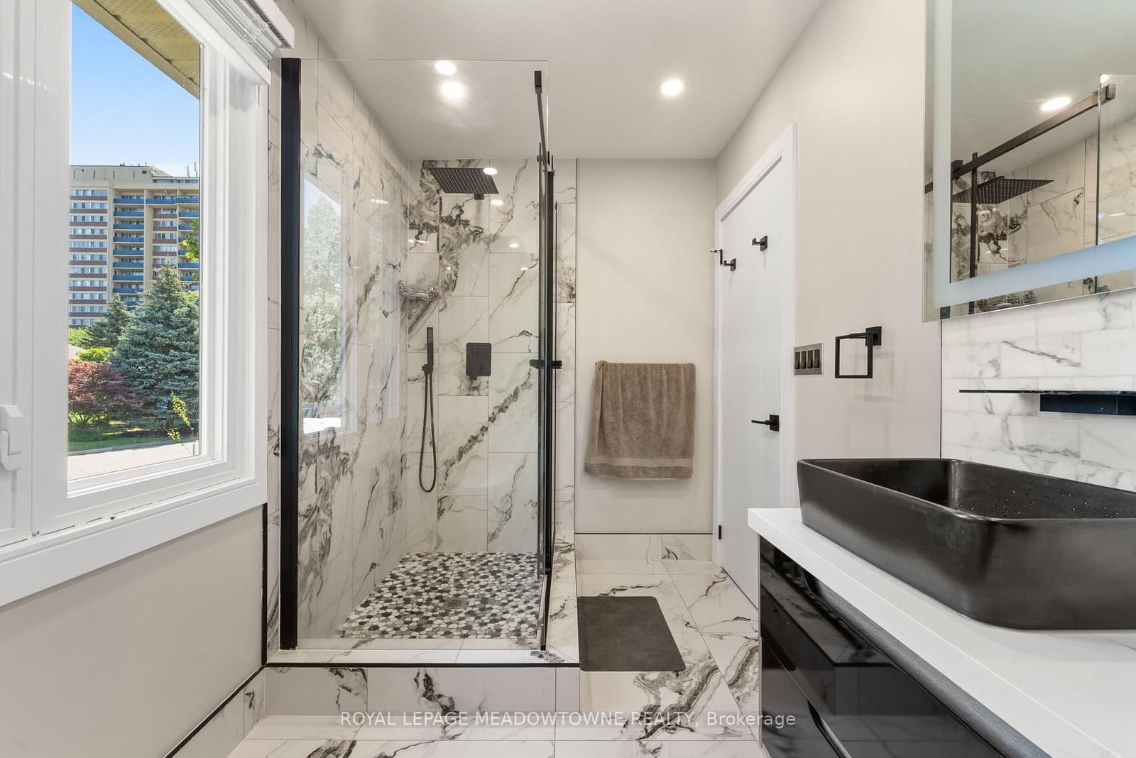 1268 Forest Hill thumbnail 17