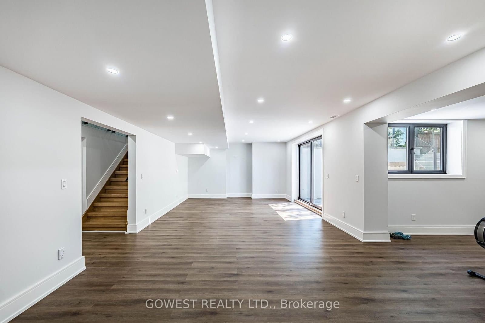 402 Niar Avenue thumbnail 39