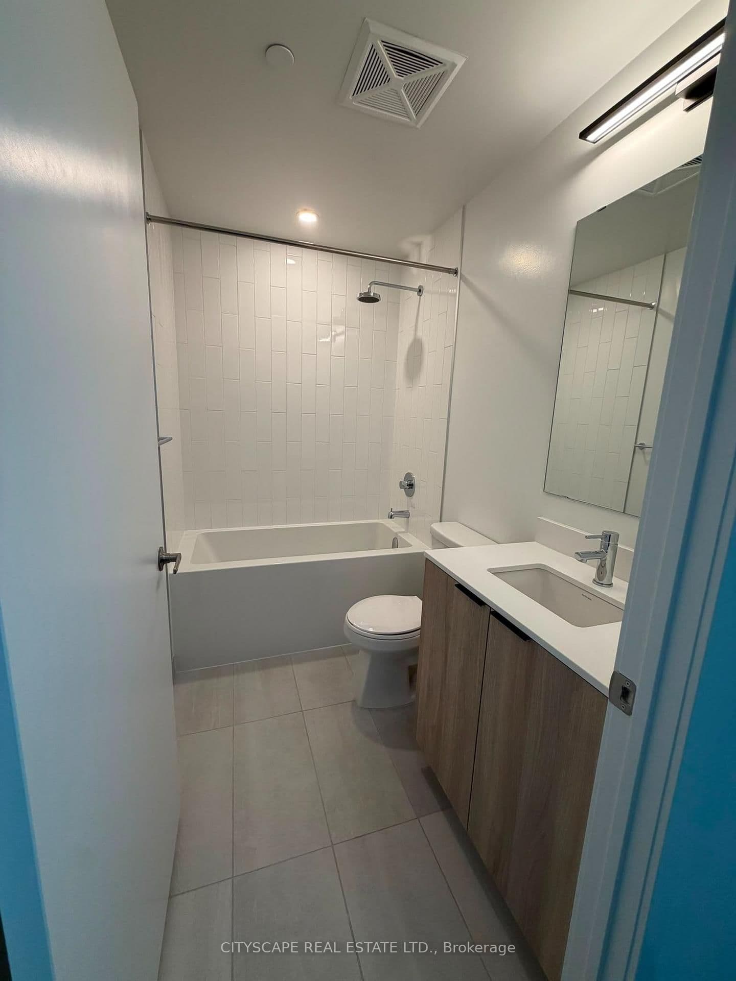 2485 Eglinton Avenue W, Unit 1323 thumbnail 4