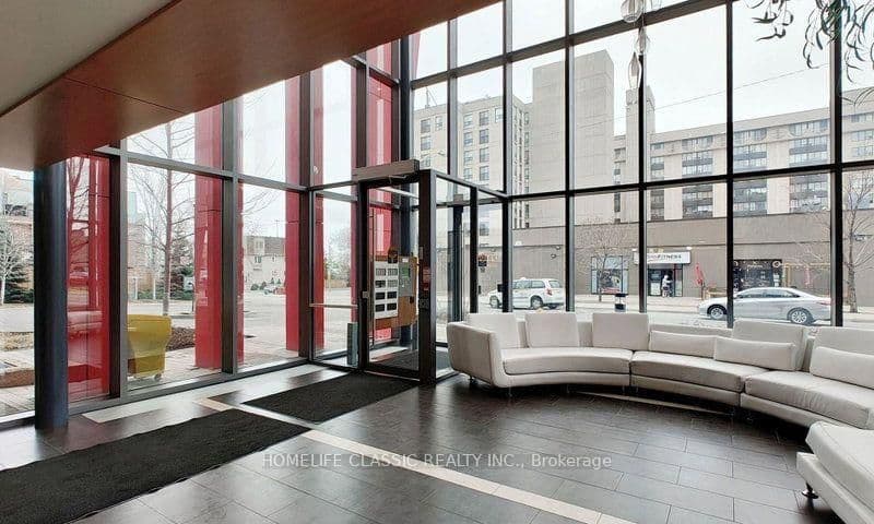 15 James Finlay Way, Unit 611 thumbnail 3